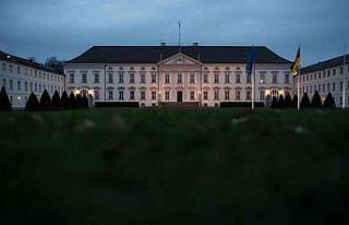 Almanya’da Cumhurbaşkanlığı Sarayı’nın ışıkları...