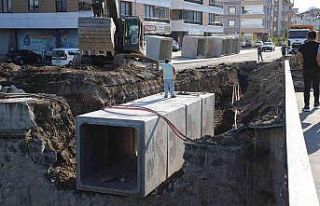 Altınordu’da 30 yıllık yağmur suyu hattı sil...