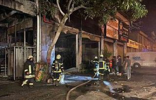 Ambalajcıda çıkan yangında iş yeri kullanılamaz...