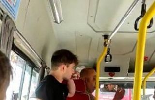 Aracına çarpıp kaçan minibüsün önünü kesti