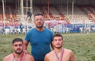 Aracıyla seyir halindeyken kalp krizi geçiren güreş...