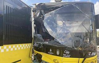 Ataşehir’de 2 İETT otobüsü birbirine girdi:...