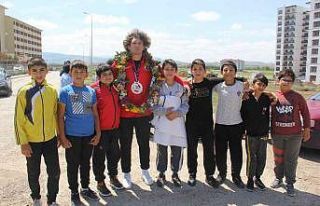 Avrupa 3.’sü Sarıçiçek memleketinde törenle...