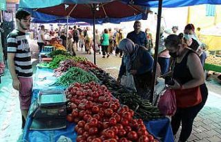 Aydın’da pazarda fiyatlar yarıya düştü