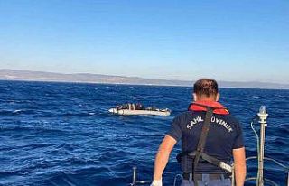 Ayvalık açıklarında 49 düzensiz göçmen kurtarıldı