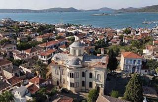 Ayvalık’ta havai fişek ve yanıcı madde kullanımı...