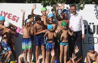 Bakan Kasapoğlu: “Amacımız yüzme öğrenmek...