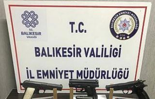 Balıkesir’de 74 aranan şahsa operasyon