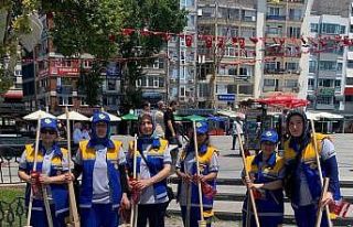 Bandırma Cumhuriyet Meydanına kadın eli değdi.