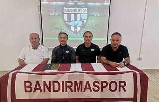 Bandırmaspor Teknik Direktörü Gürsel Bolu kampını...