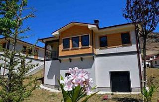 Baraj suları altında kalacak köyün taşınacağı...