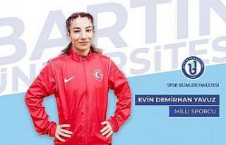 BARÜ öğrencisi Evin Demirhan Yavuz’dan altın...