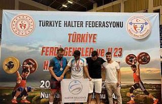 BARÜ’lü sporculardan Halter şampiyonasında 6...