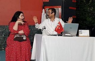 Başiskele Sahili’nde tiyatro keyfi