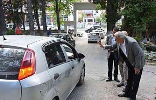 Başkan Bakkalcıoğlu, mezarlık ziyaretine gelen...