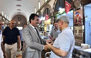 Başkan Dündar, esnafla bayramlaştı