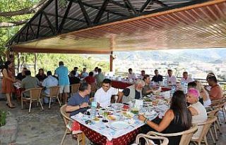 Başkan Oktay gazetecileri ağırladı