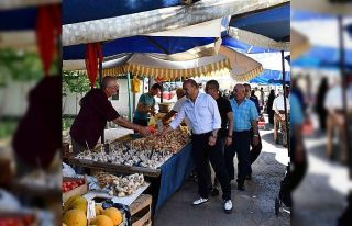 Başkan Oral, pazar esnafıyla buluştu