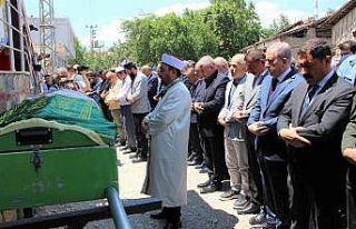 Başkan Sarı’nın anne acısı