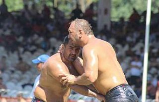 Başpehlivan Gürbüz, ebedi altın kemere veda etti