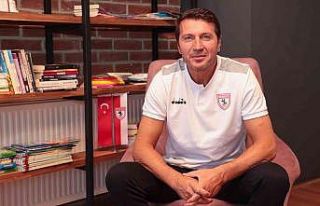 Bayram Bektaş: "Umarım sezon sonunda ipi göğüsleyen...