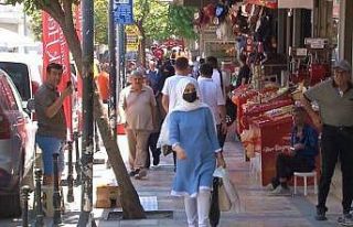 Bayram çarşıya hareketlilik getirdi