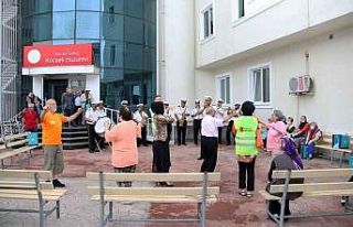 Bayramda huzurevi sakinleri unutulmadı