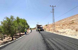 Bir günde 3 bin 549 ton asfalt serimi