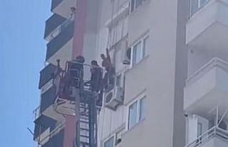 Boya yapan işçiyi emniyet kemeri kurtardı