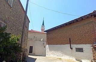 Burhaniye’de taş evler büyükşehirlerden gelenlerin...