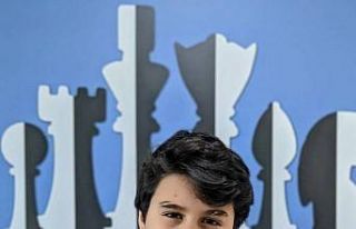 Bursa Büyükşehir Belediyesporlu satranççı Yağız...