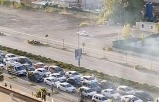Bursa’da meşalelerle yol kesen asker konvoyu ambulansın...