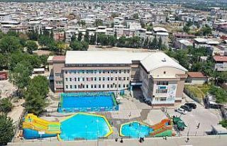 Bursa’da okul bahçeleri tatil köyüne dönüştü