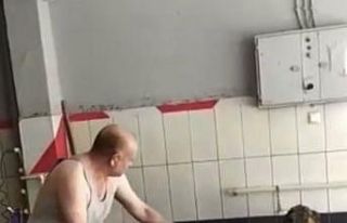 Bursa’da sıcaktan bunalan köpek böyle serinletildi