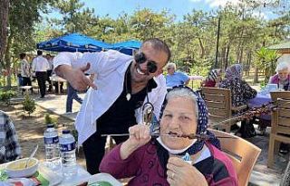 Bursalı fenomen ciğerci huzur evi sakinlerini sevindirdi