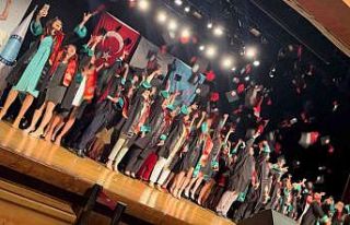 BUÜ Hukuk Fakültesi 11. dönem mezunlarını verdi