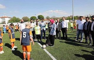 Camiden sahaya futbol turnuvası başladı