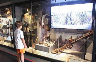 Çanakkale Savaşları Mobil Müzesi Kaş’ta ziyarete...