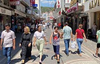 Çarşı ve sokaklarda arife yoğunluğu