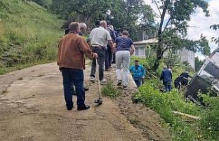 Cenazeye yolunda kaza: 8 yaralı