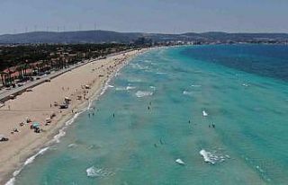 Çeşme’ye tatilci akını başladı