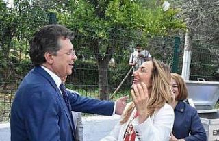 CHP’li Aylin Nazlıaka çok sıcak karşılandı