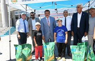 Çiftçilere silajlık mısır tohumu dağıtıldı