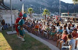 Çocukların tiyatro mutluluğu