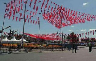 Cumhuriyet Meydanı Cumhurbaşkanını bekliyor