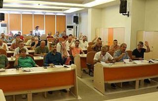 Cüneyt Arkın’ın ismi sinema salonuna verildi