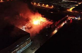 Demir döküm fabrikasında patlama sonrası çıkan...