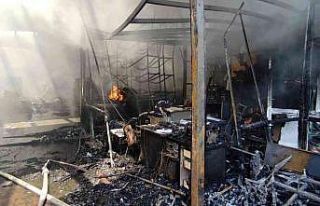 Denizli Valiliğinden lojistik deposu yangınıyla...