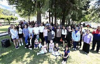 Denizli’de kadın ve çocuklar yaz kampında eğleniyor