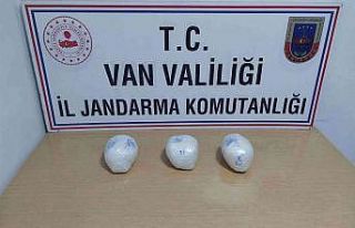 Dere yatağına atılan çantada 3 kilogram metamfetamin...